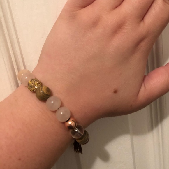 Unique quartz and mixed material beaded bracelet - Picture 2 of 4